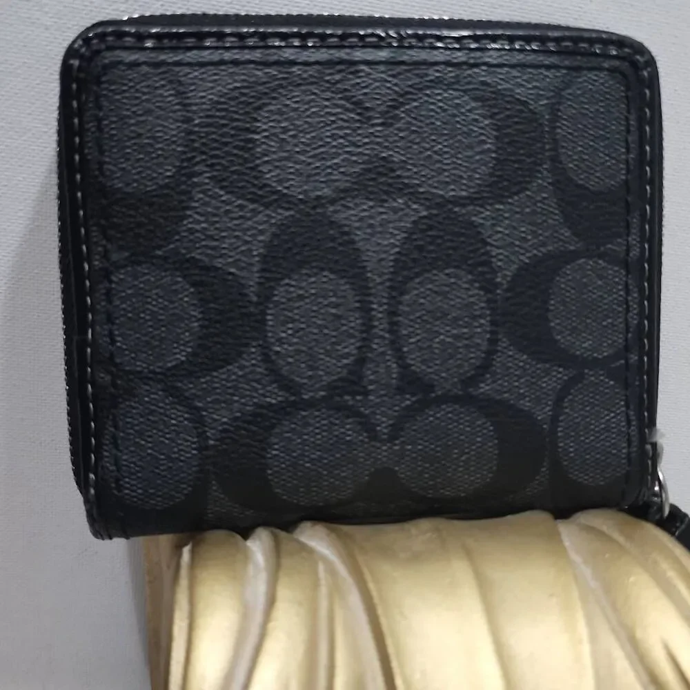 Coach Medium Corner Zip Wallet in Signature Canvas